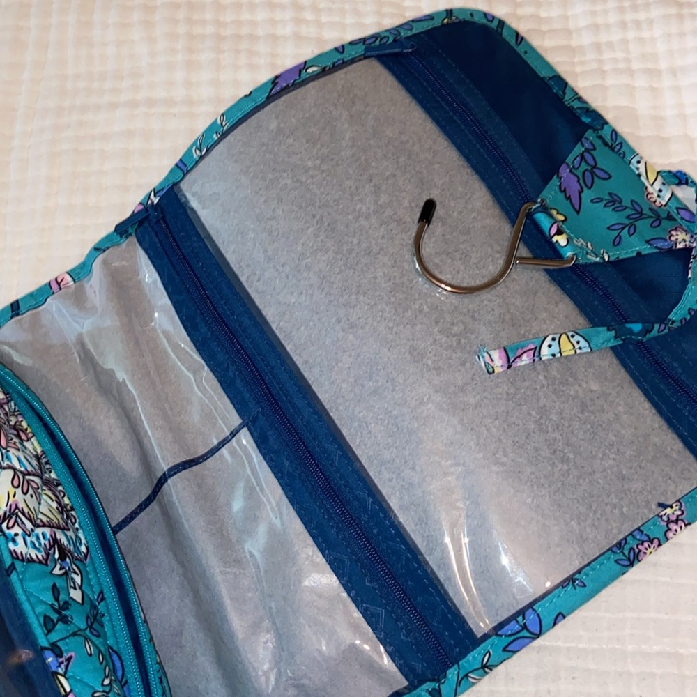 Vera Bradley - Picture 9 of 9